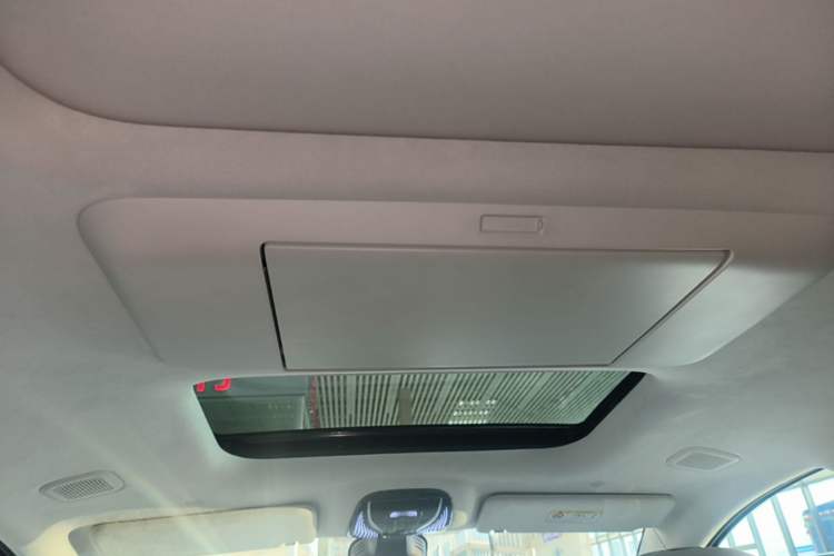 Used VOYAH Dream 2025 PHEV Four-Wheel-Drive Flagship Kunpeng Edition Headliner