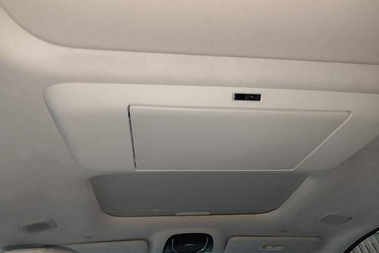 Used VOYAH Dream 2025 PHEV Four-Wheel-Drive Flagship Version – Qiankun Edition Headliner