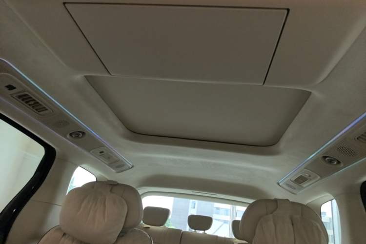 Used VOYAH Dream 2025 PHEV Four-Wheel-Drive Flagship Kunpeng Edition Headliner