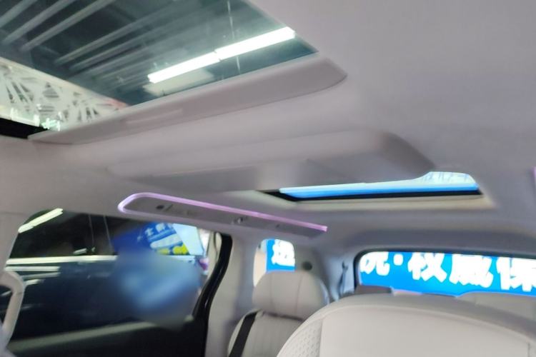 Used VOYAH Dream 2025 PHEV Four-Wheel-Drive Flagship Kunpeng Edition Headliner
