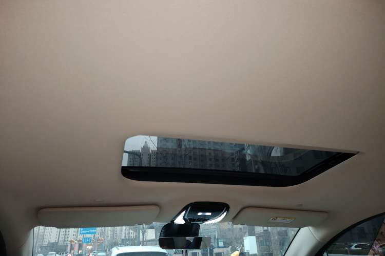 Used VOYAH Dream 2025 PHEV Four-Wheel Drive Excellence Kunpeng Edition Headliner