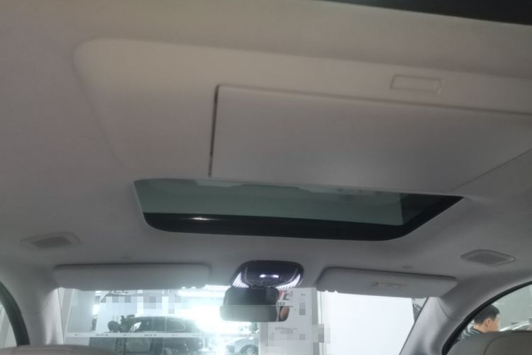 Used VOYAH Dream 2025 PHEV Four-Wheel-Drive Flagship Kunpeng Edition Headliner