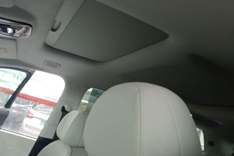 Used VOYAH Dream 2025 PHEV Four-Wheel-Drive Flagship Kunpeng Edition Headliner