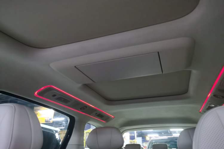 Used VOYAH Dream 2025 PHEV Four-Wheel-Drive Flagship Kunpeng Edition Headliner