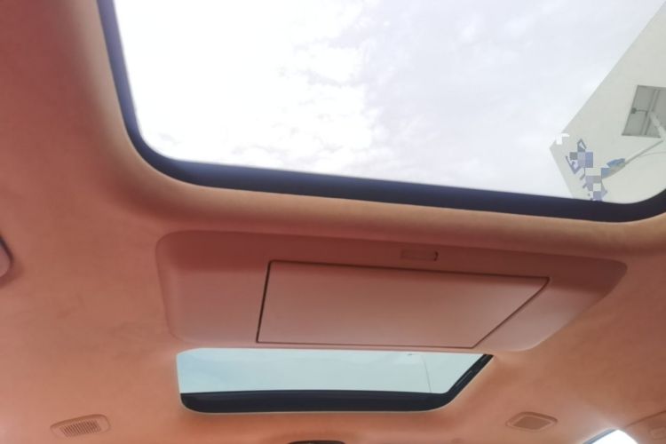 Used VOYAH Dream 2025 PHEV Four-Wheel-Drive Flagship Kunpeng Edition Headliner
