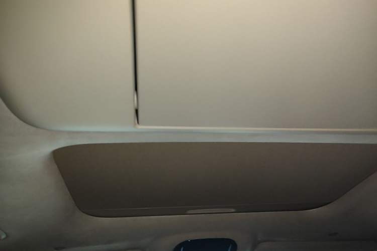Used VOYAH Dream 2025 PHEV Four-Wheel-Drive Flagship Kunpeng Edition Headliner