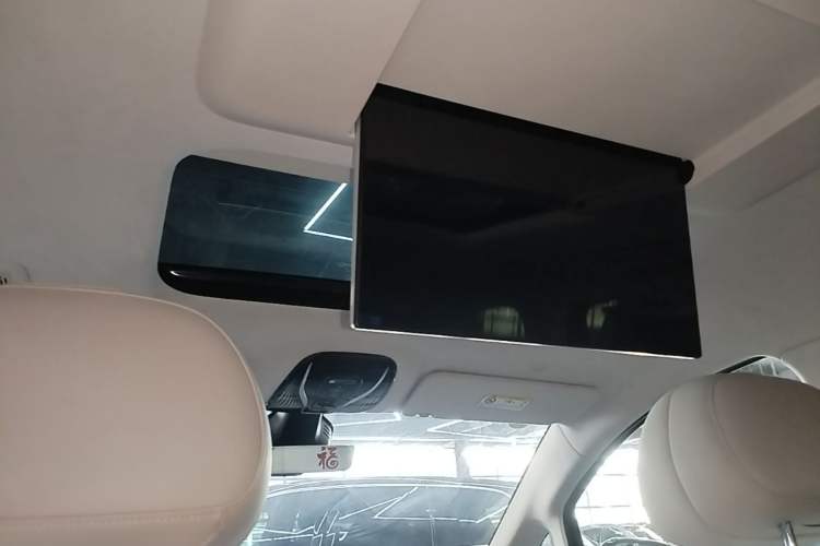Used VOYAH Dream 2025 PHEV Four-Wheel-Drive Flagship Kunpeng Edition Headliner