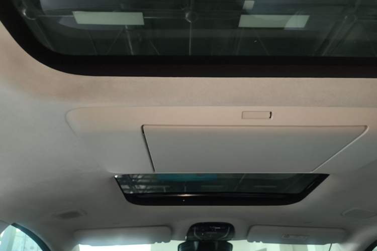 Used VOYAH Dream 2025 PHEV Four-Wheel-Drive Flagship Version – Qiankun Edition Headliner