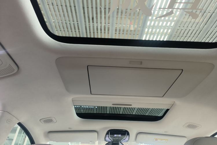 Used VOYAH Dream 2025 PHEV Four-Wheel-Drive Flagship Kunpeng Edition Headliner