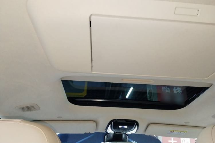 Used VOYAH Dream 2025 PHEV Four-Wheel-Drive Flagship Kunpeng Edition Headliner