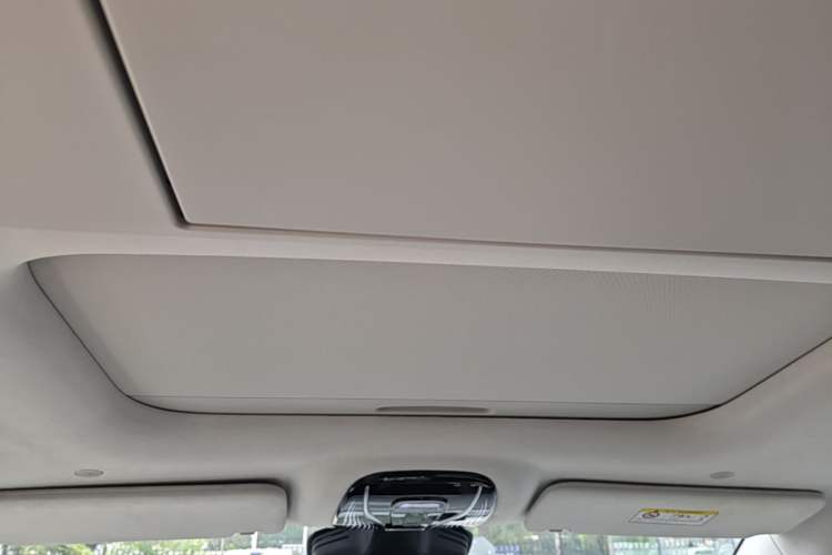 Used VOYAH Dream 2025 PHEV Four-Wheel-Drive Flagship Version – Qiankun Edition Headliner
