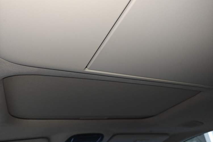 Used VOYAH Dream 2025 PHEV Four-Wheel-Drive Flagship Kunpeng Edition Headliner