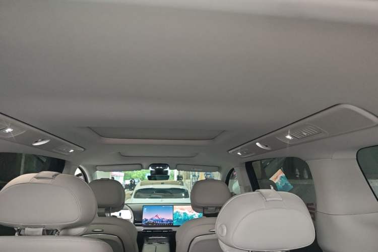 Used VOYAH Dream 2025 PHEV Four-Wheel Drive Excellence Kunpeng Edition Headliner