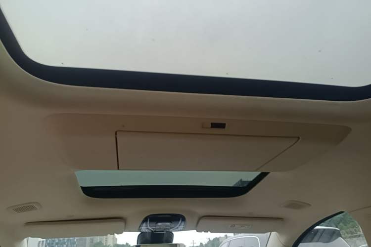 Used VOYAH Dream 2025 PHEV Four-Wheel-Drive Flagship Kunpeng Edition Headliner