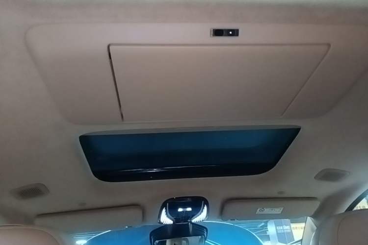 Used VOYAH Dream 2025 PHEV Four-Wheel Drive Prestige Qiankun Edition Headliner