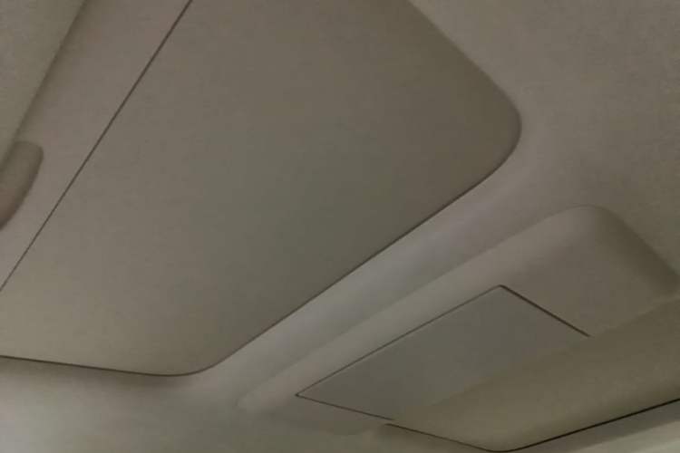 Used VOYAH Dream 2025 PHEV Four-Wheel-Drive Flagship Kunpeng Edition Headliner