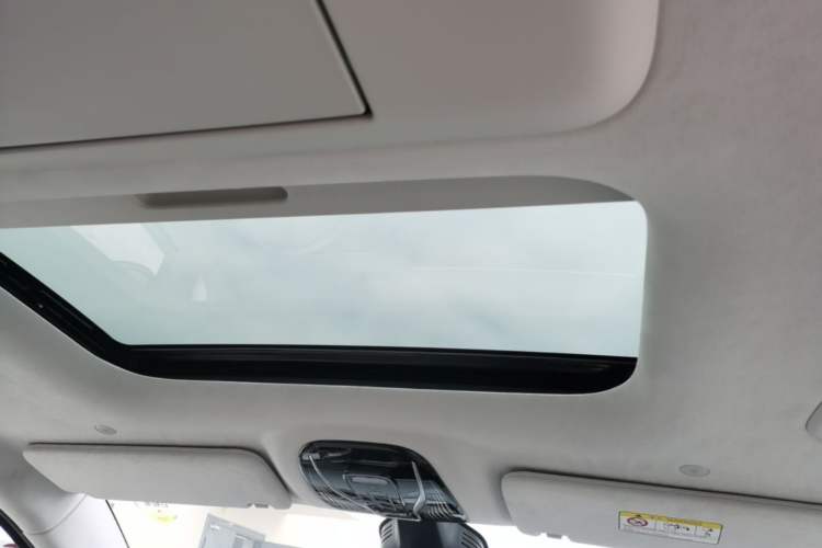 Used VOYAH Dream 2025 PHEV Four-Wheel-Drive Flagship Kunpeng Edition Headliner