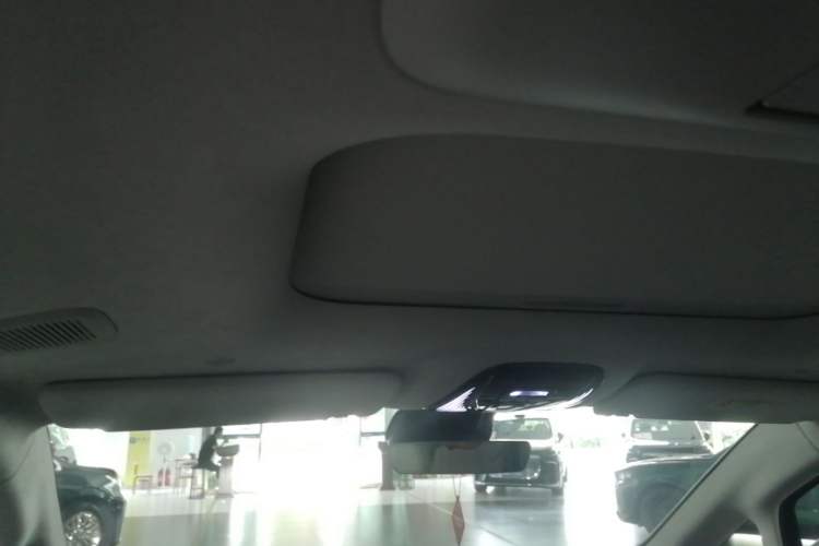 Used VOYAH Dream 2025 PHEV Four-Wheel-Drive Flagship Kunpeng Edition Headliner