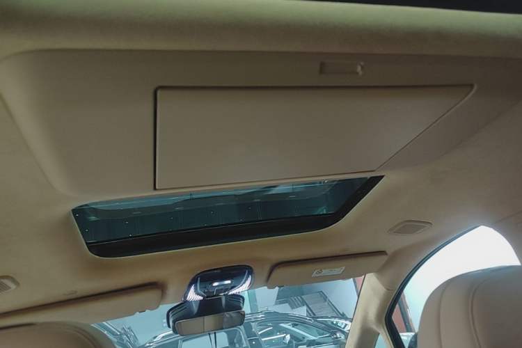 Used VOYAH Dream 2025 PHEV Four-Wheel Drive Prestige Qiankun Edition Headliner