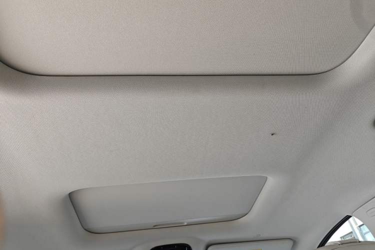 Used VOYAH Dream 2025 PHEV Four-Wheel Drive Excellence Kunpeng Edition Headliner