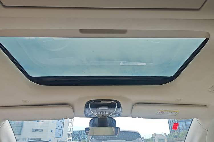 Used VOYAH Dream 2025 PHEV Four-Wheel-Drive Flagship Kunpeng Edition Headliner