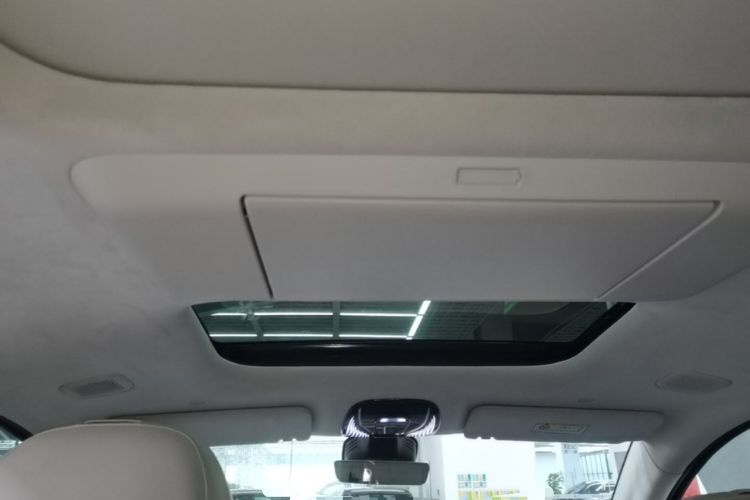 Used VOYAH Dream 2025 PHEV Four-Wheel-Drive Flagship Kunpeng Edition Headliner
