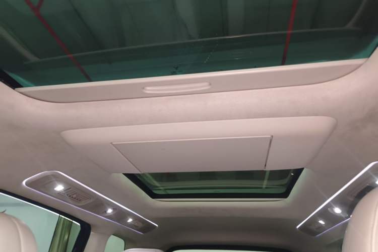 Used VOYAH Dream 2025 PHEV Four-Wheel-Drive Flagship Kunpeng Edition Headliner