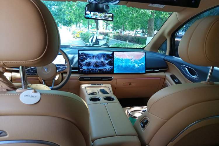 Used VOYAH Dream 2025 PHEV Four-Wheel Drive Excellence Kunpeng Edition Headliner