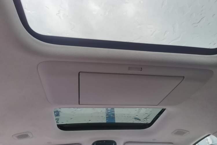 Used VOYAH Dream 2025 PHEV Four-Wheel-Drive Flagship Kunpeng Edition Headliner
