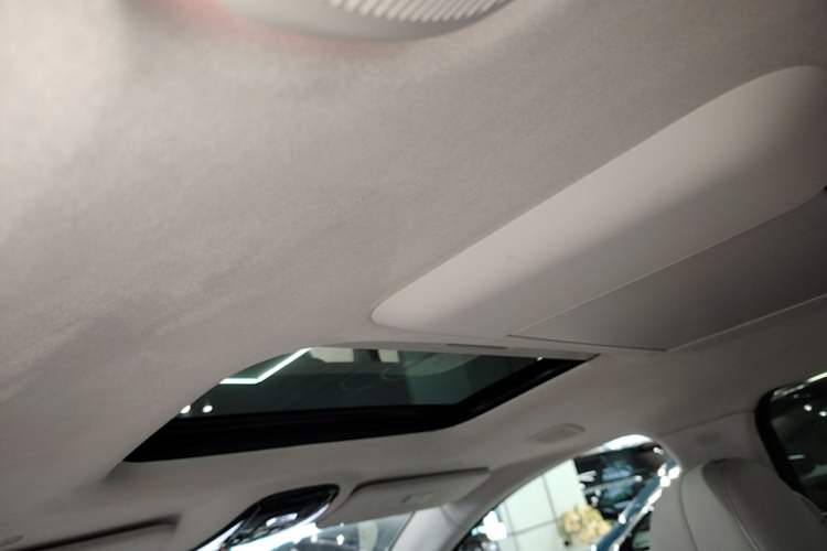 Used VOYAH Dream 2025 PHEV Four-Wheel-Drive Flagship Kunpeng Edition Headliner