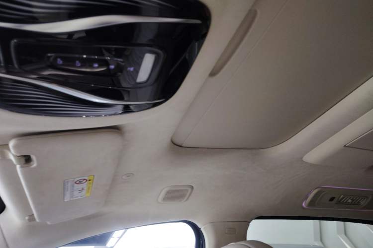 Used VOYAH Dream 2025 PHEV Four-Wheel-Drive Flagship Kunpeng Edition Headliner