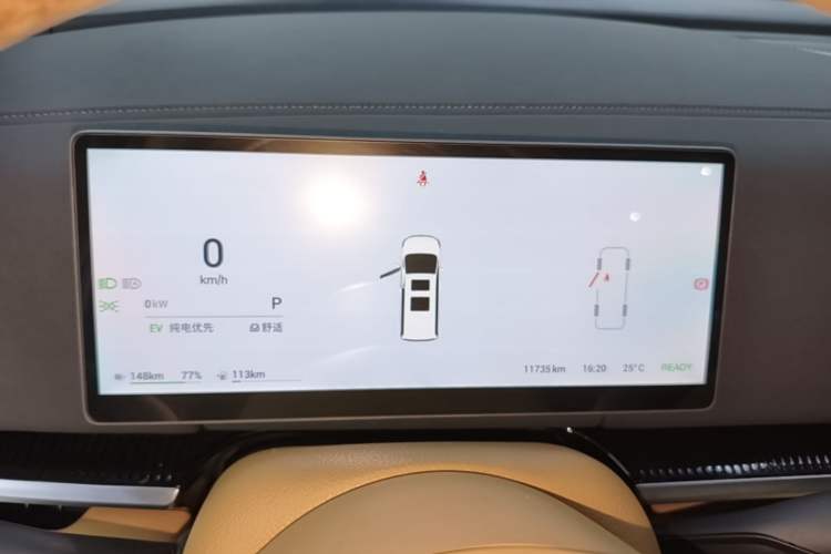 Used VOYAH Dream 2025 PHEV Four-Wheel Drive Excellence Kunpeng Edition Instrument Cluster