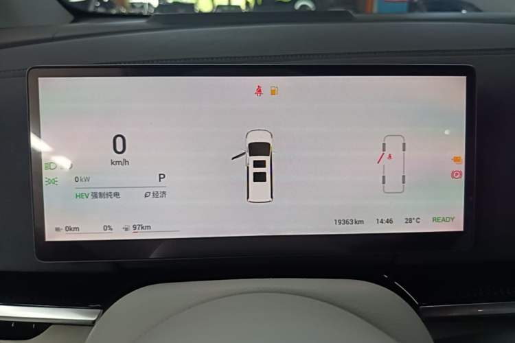 Used VOYAH Dream 2025 PHEV Four-Wheel-Drive Flagship Kunpeng Edition Instrument Cluster