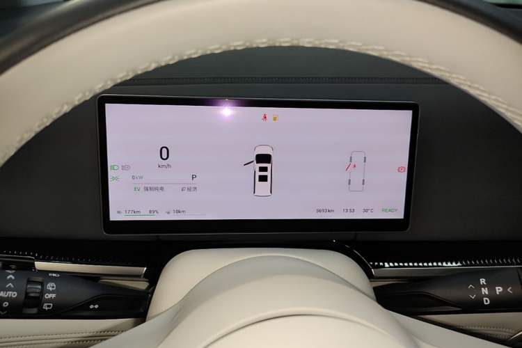 Used VOYAH Dream 2025 PHEV Four-Wheel-Drive Flagship Kunpeng Edition Instrument Cluster