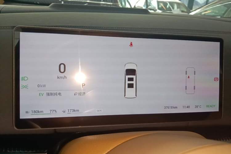 Used VOYAH Dream 2025 PHEV Four-Wheel-Drive Flagship Kunpeng Edition Instrument Cluster