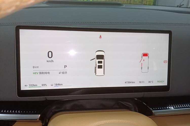 Used VOYAH Dream 2025 PHEV Four-Wheel-Drive Flagship Kunpeng Edition Instrument Cluster