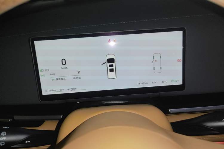 Used VOYAH Dream 2025 PHEV Four-Wheel-Drive Flagship Kunpeng Edition Instrument Cluster