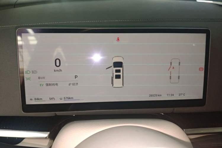 Used VOYAH Dream 2025 PHEV Four-Wheel Drive Prestige Kunpeng Edition Instrument Cluster