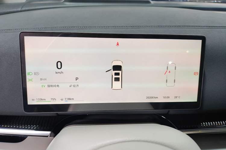 Used VOYAH Dream 2025 PHEV Four-Wheel-Drive Flagship Kunpeng Edition Instrument Cluster