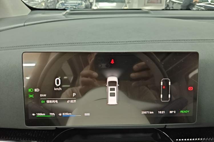 Used VOYAH Dream 2025 PHEV Four-Wheel-Drive Flagship Kunpeng Edition Instrument Cluster