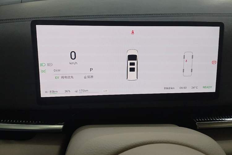 Used VOYAH Dream 2025 PHEV Four-Wheel-Drive Flagship Kunpeng Edition Instrument Cluster