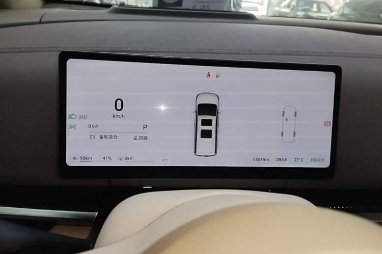 Used VOYAH Dream 2025 PHEV Four-Wheel-Drive Flagship Kunpeng Edition Instrument Cluster