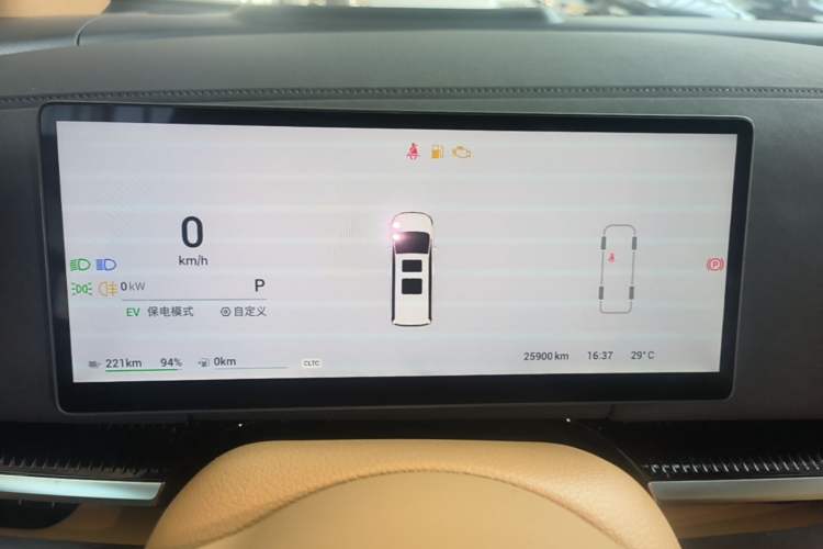 Used VOYAH Dream 2025 PHEV Four-Wheel-Drive Flagship Kunpeng Edition Instrument Cluster