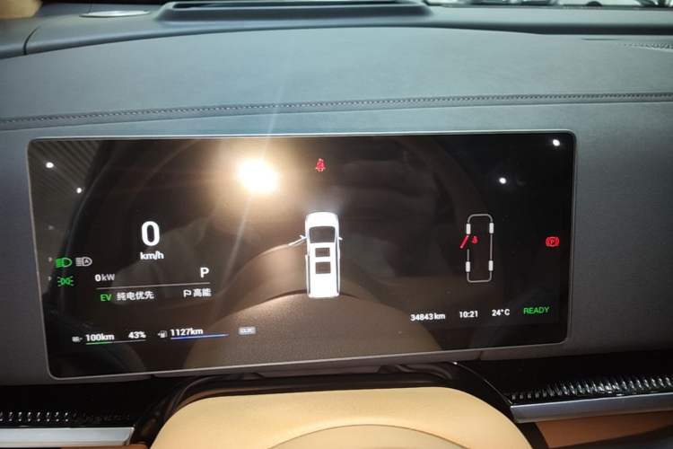 Used VOYAH Dream 2025 PHEV Four-Wheel-Drive Flagship Kunpeng Edition Instrument Cluster