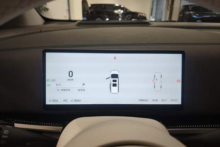 Used VOYAH Dream 2025 PHEV Four-Wheel Drive Prestige Kunpeng Edition Instrument Cluster