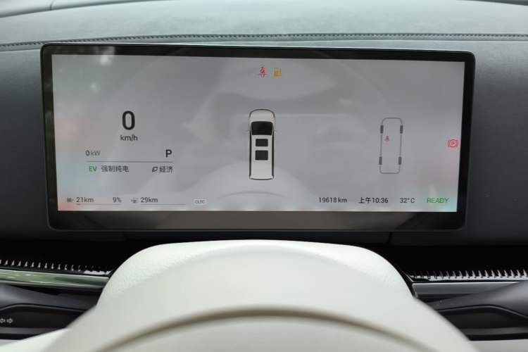 Used VOYAH Dream 2025 PHEV Four-Wheel-Drive Flagship Kunpeng Edition Instrument Cluster