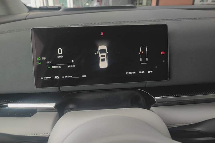 Used VOYAH Dream 2025 PHEV Four-Wheel-Drive Flagship Kunpeng Edition Instrument Cluster