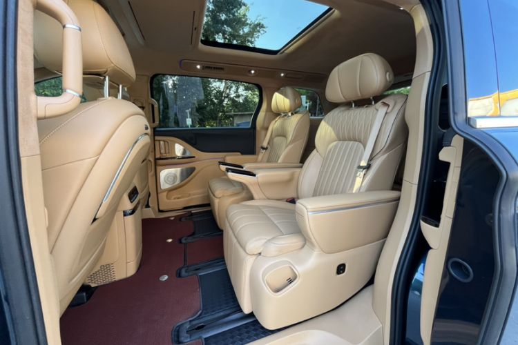 Used VOYAH Dream 2025 PHEV Four-Wheel-Drive Flagship Kunpeng Edition Interior 1