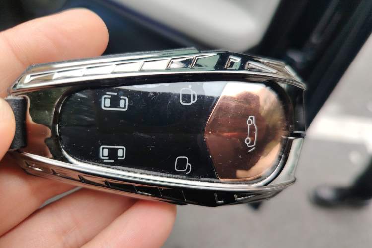 Used VOYAH Dream 2025 PHEV Four-Wheel-Drive Flagship Version – Qiankun Edition Interior 1