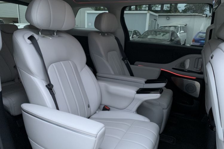 Used VOYAH Dream 2025 PHEV Four-Wheel Drive Prestige Kunpeng Edition Interior 1